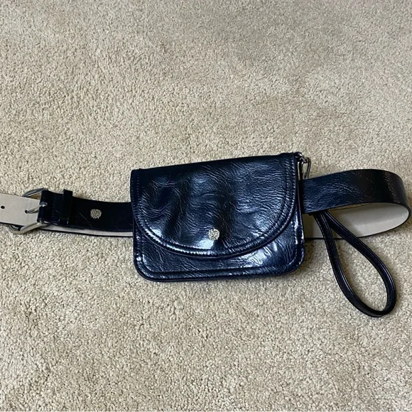 Vince Camuto Black belt bag. Gently worn great condition. - Picture 1 of 4